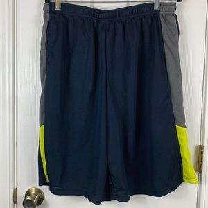 NWOT Zone Pro navy blue men’s shorts with grey /yellow on the sides, pockets XL